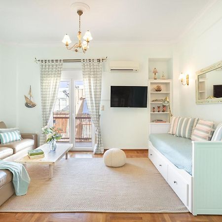 Bright, Calming Retreat With A Balcony Near Metro! Apartman Athén Kültér fotó