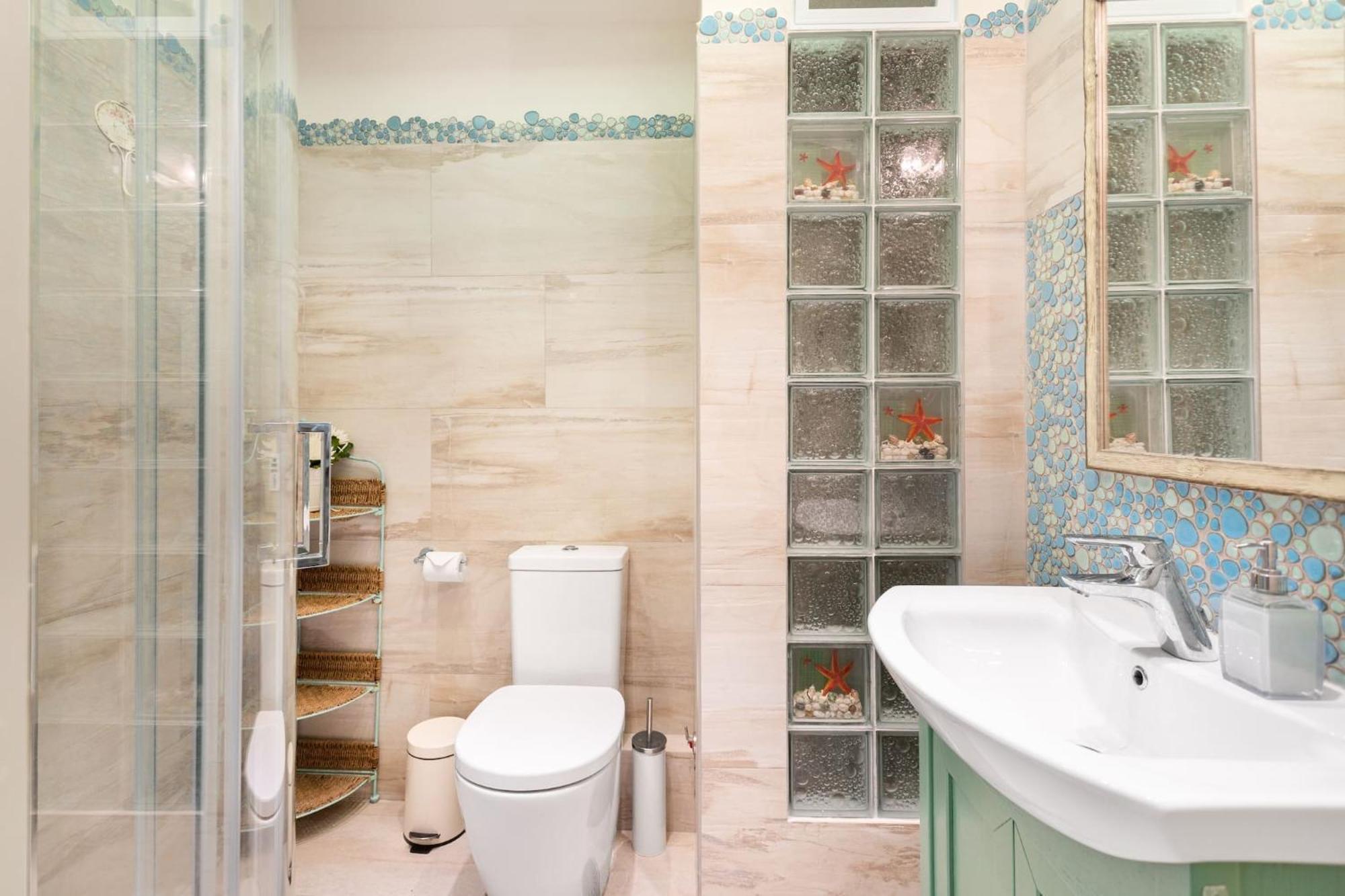 Bright, Calming Retreat With A Balcony Near Metro! Apartman Athén Kültér fotó